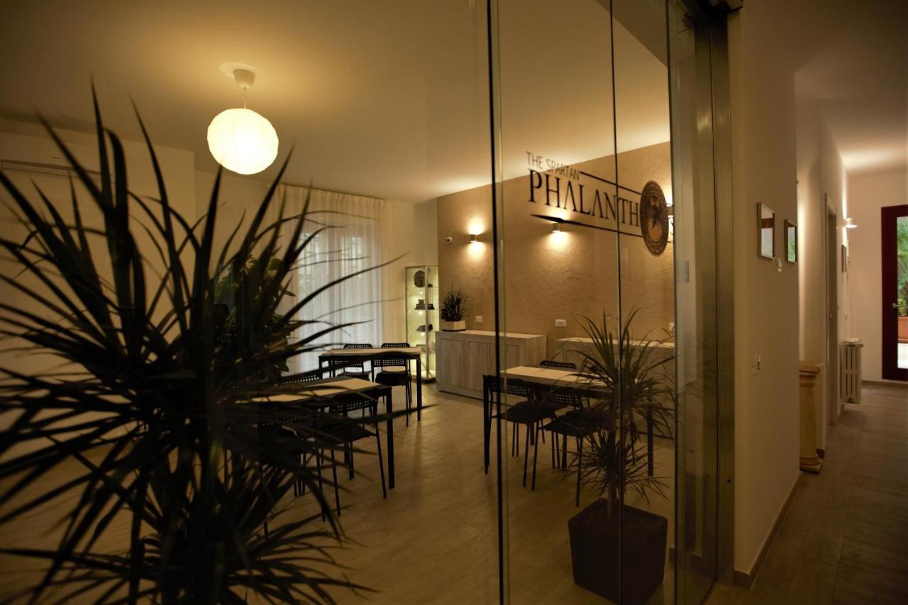 Bed and Breakfast Phalanthos Таранто Экстерьер фото